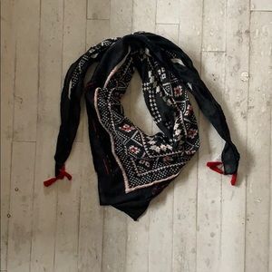 Square Maurices scarf